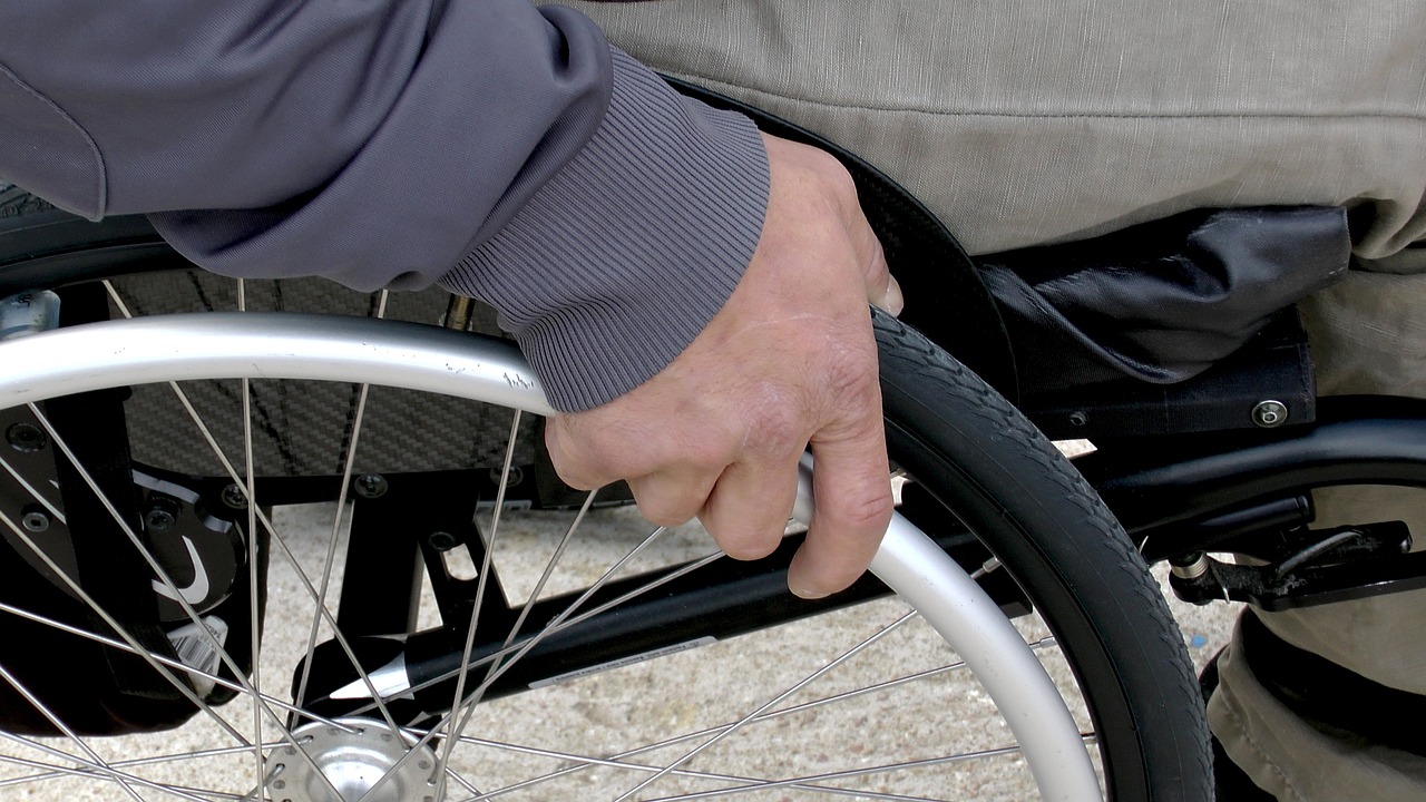 Je prima, že existují antidekubitní podložky do vozíku. 